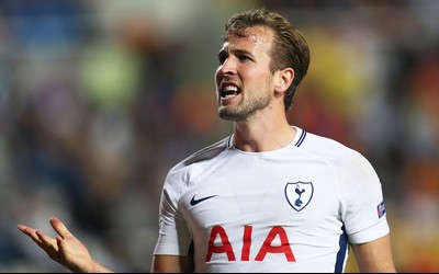 冠竞电竞独家-三笘薰突破后横传造乌龙