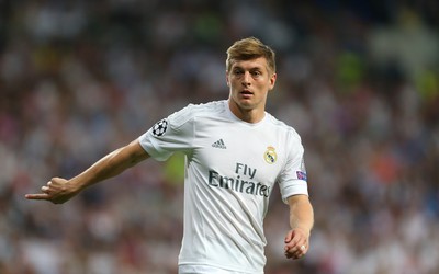 冠竞电竞热评-中场球员第一人