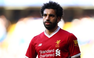 冠竞电竞热评-伊朗足球联赛冠军奖杯意外损坏