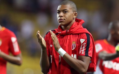 冠竞电竞动态-佩里西奇更衣室激励年轻球员